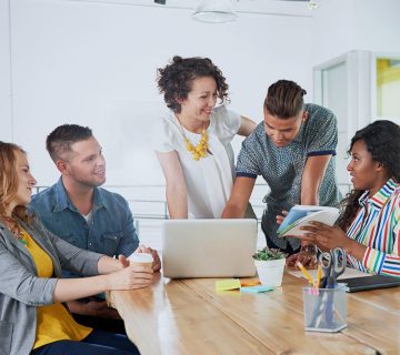 گرافیست یا طراح UI | گروه ققنوس | طراحی سایت حرفهای، سئو و دیجیتال مارکتینگ